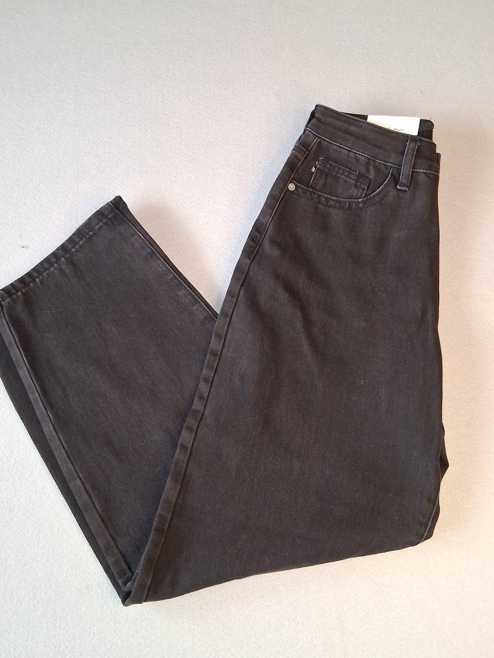 Judy Blue High waisted Relaxed fit through hip and thigh. Barrel/wide leg. NWT - Picture 2 of 13